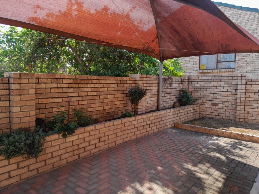 To Let 2 Bedroom Property for Rent in Strelitzia Park Eastern Cape